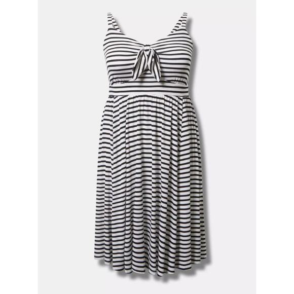 Torrid Women's Plus Size Black & White Stripe Tie Front Skater Dress Size 4 4X - Picture 1 of 6